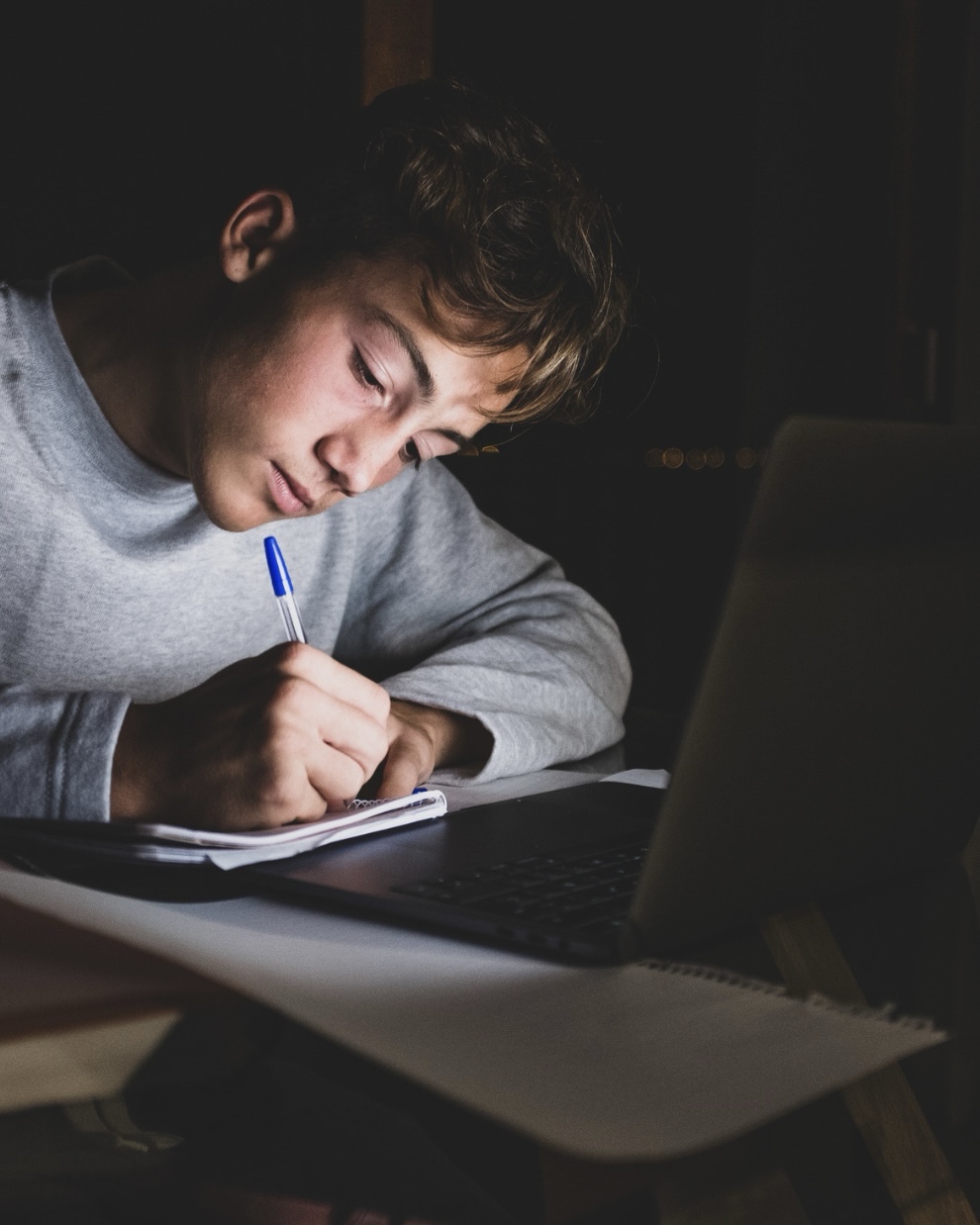 Teen Academic Stress and Perfectionism: How Parents Can Help Without Adding More Pressure